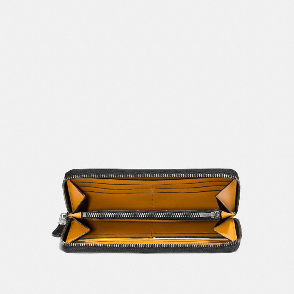 Accordion Wallet With Embossed Space