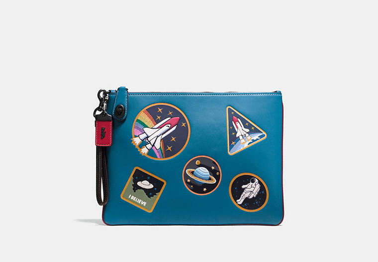 Turnlock Wristlet 30 With Space Patches