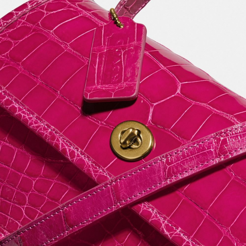 Turnlock Clutch In Alligator