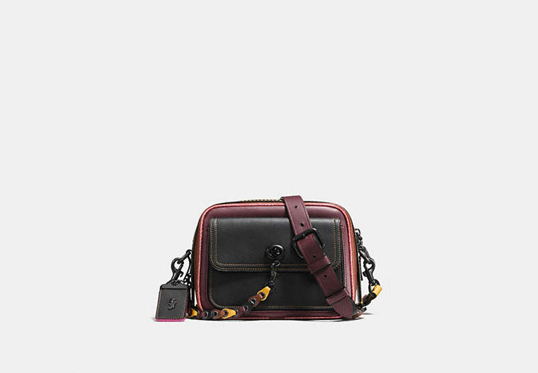 Turnlock Dylan With Colorblock Coach Link Detail