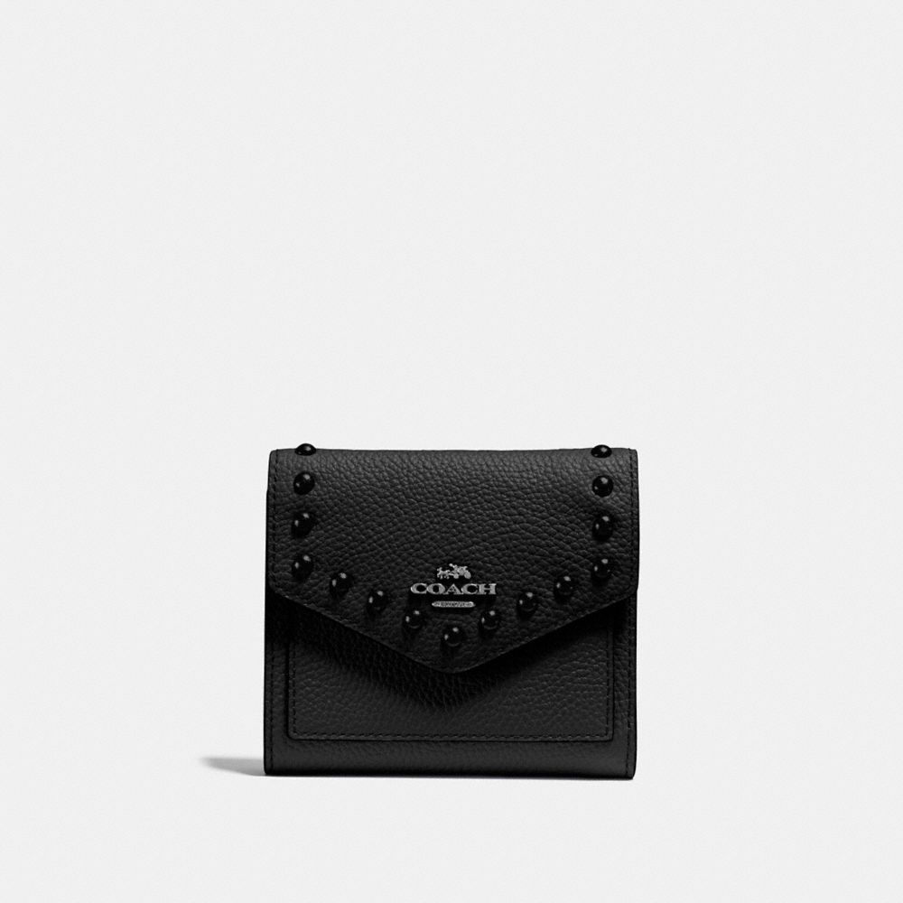 Small Wallet With Lacquer Rivets