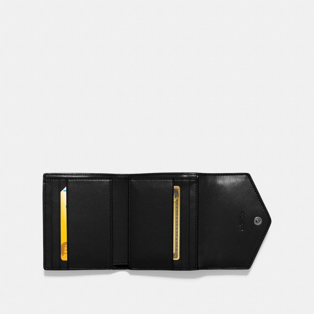 Small Wallet With Lacquer Rivets