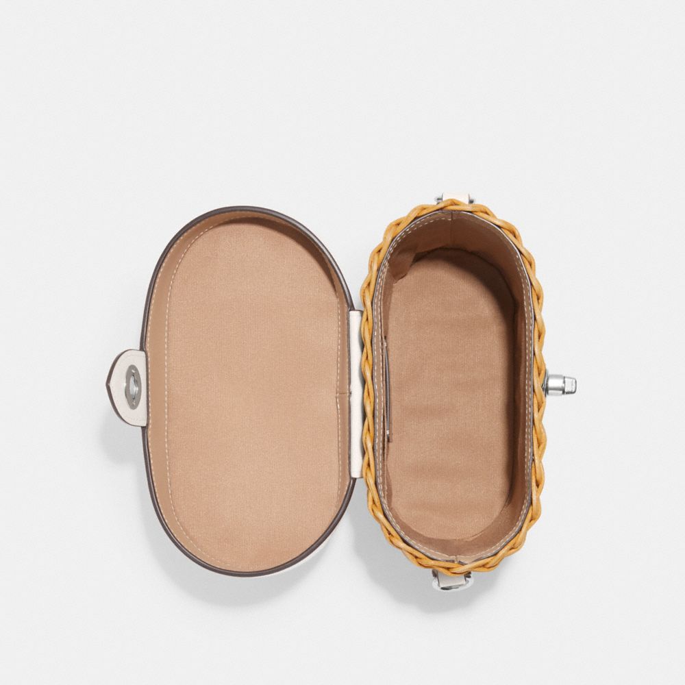 COACH®,ケイ クロスボディ,斜め掛け&ボディバッグ,ｼﾙﾊﾞｰ/ﾅﾁｭﾗﾙ/ﾁｮｰｸ