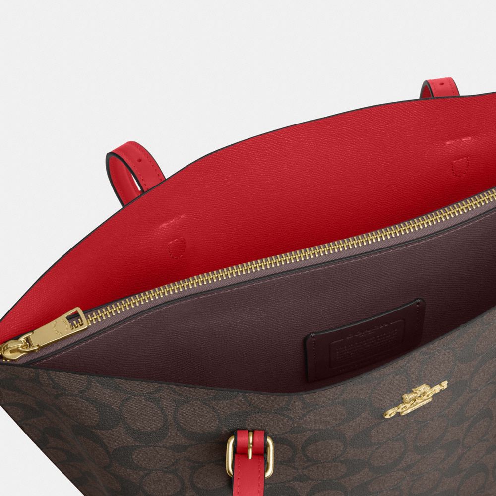 COACH®,CABAS MOLLIE EN TOILE SIGNATURE,Toile exclusive,Or/Brun Rouge 1941,Closer View