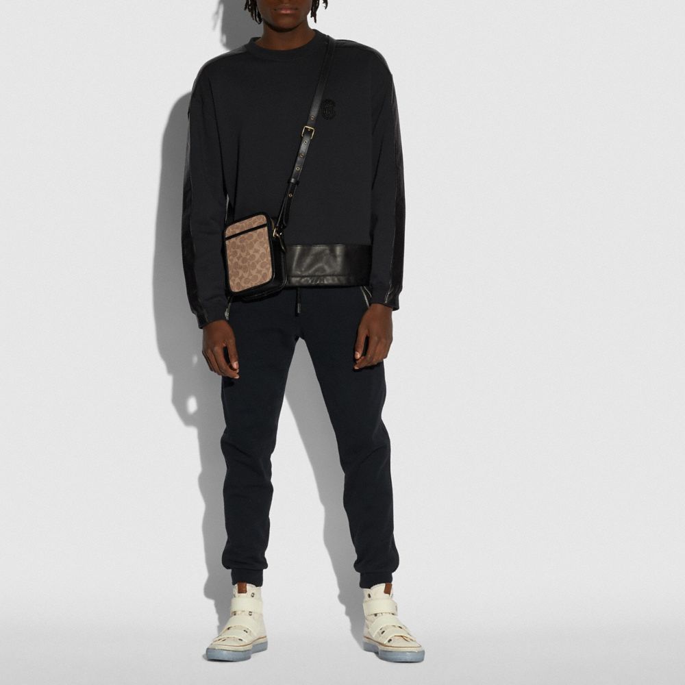 COACH®,ZIP CAMERA BAG IN SIGNATURE CANVAS,pvc,OL/Tan/Black,Detail View