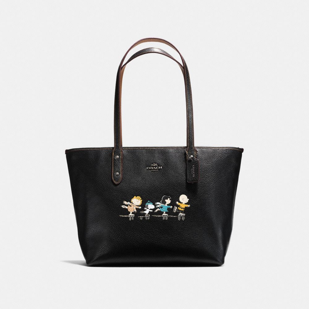 City Zip Tote With Snoopy