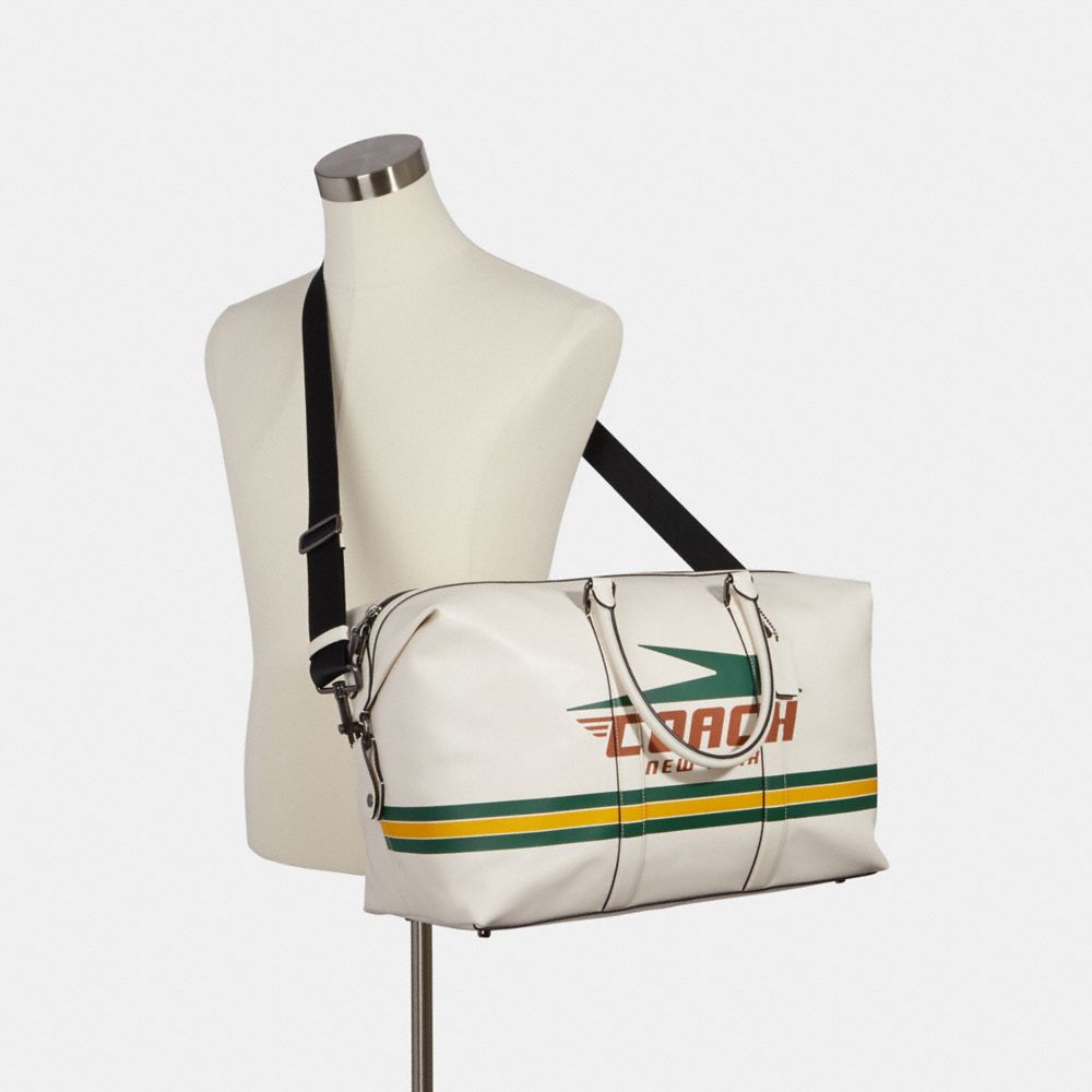 Coach White Weekend bag for Sale in Online Auctions