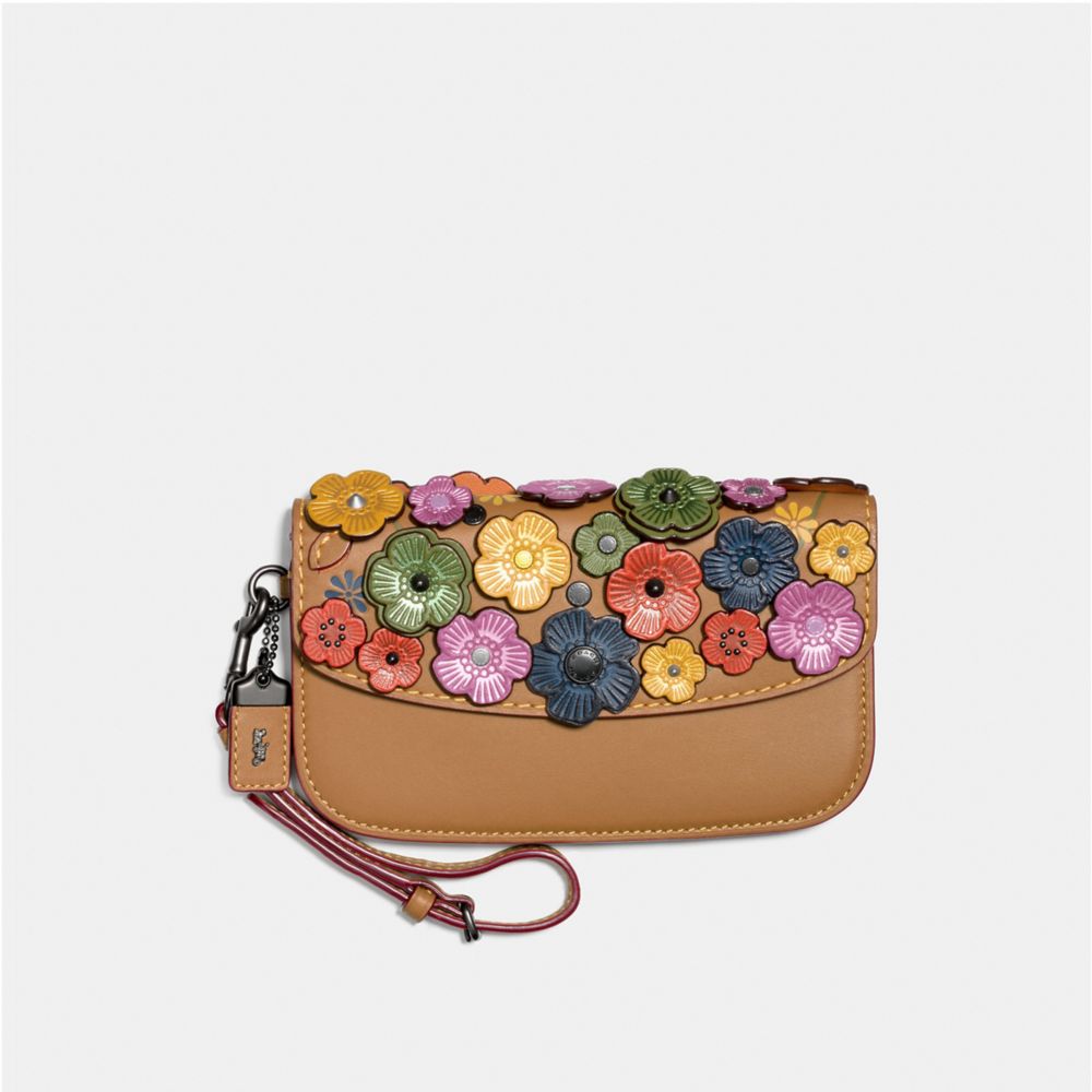 Clutch With Tea Rose