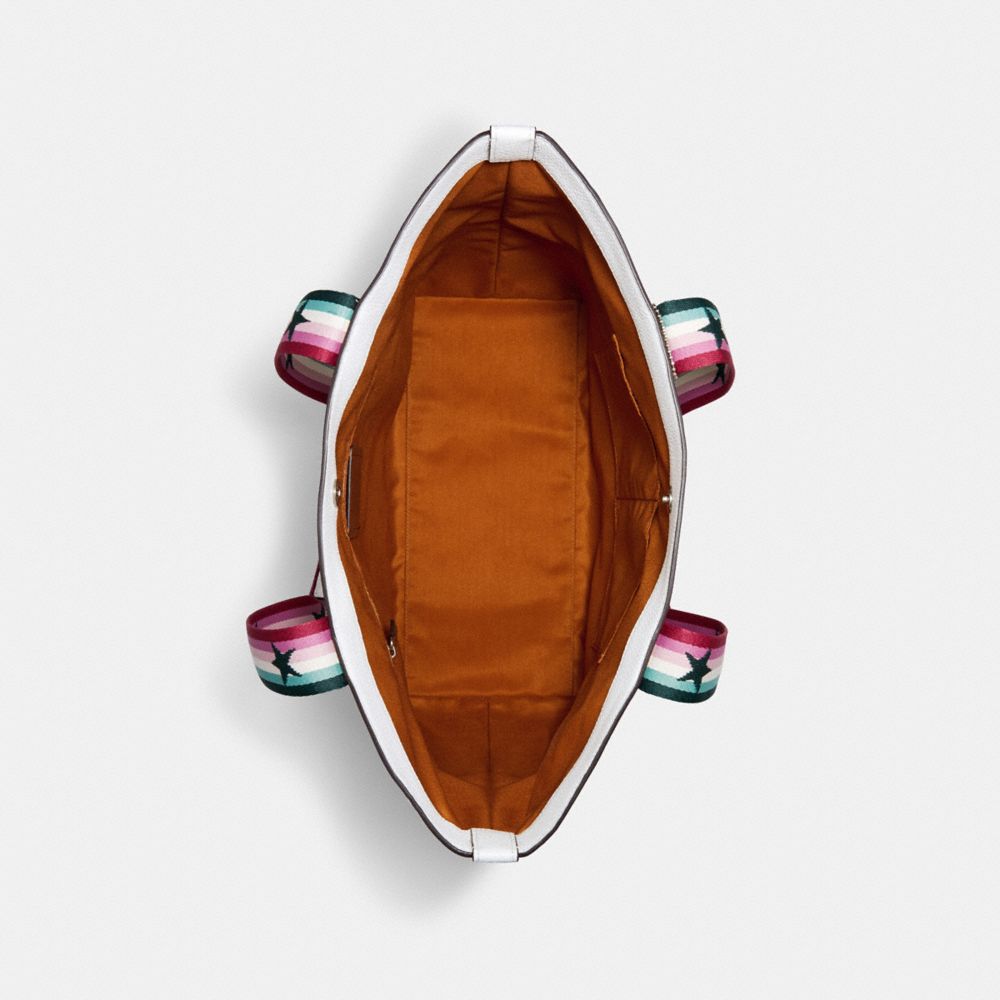 Coach │ Marvel Jes Tote In Signature Canvas With Patches