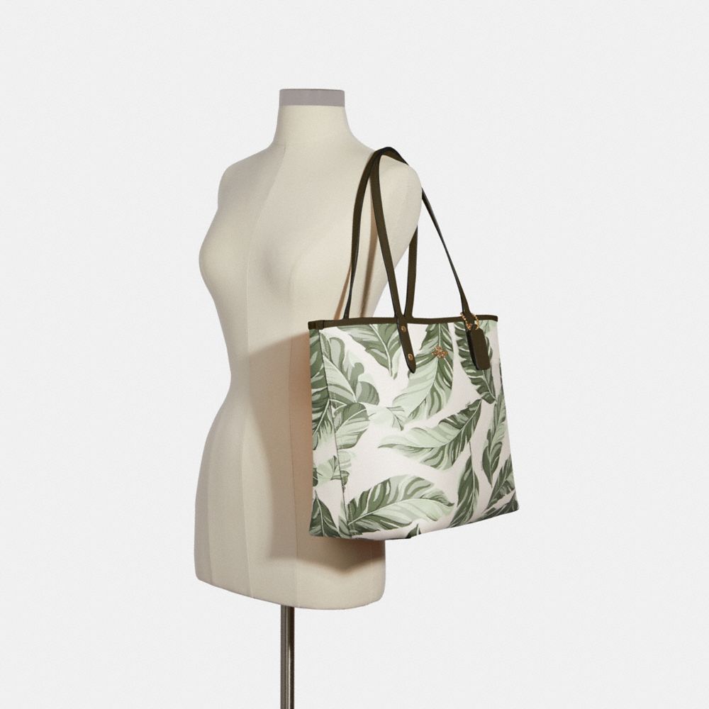 Coach banana leaf bag new arrivals