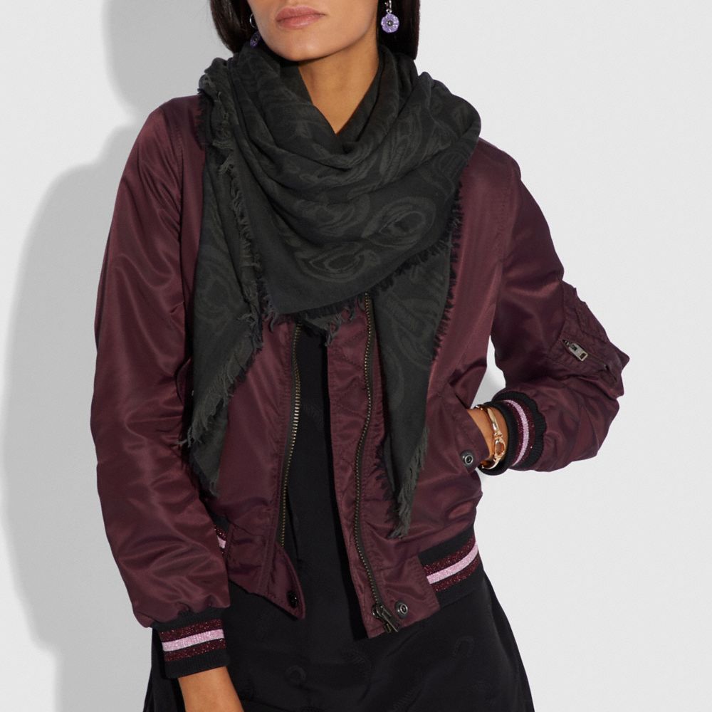 Negro/Gris,Vista en ángulo