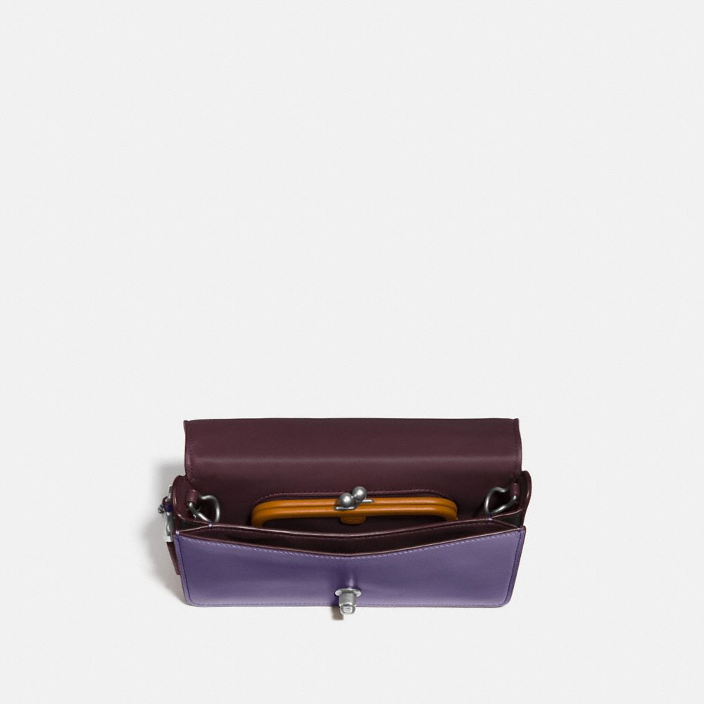 COACH®,DINKY EN CUIR SIGNATURE,Cuir,Argent/Lavande Poudré,Inside View,Top View