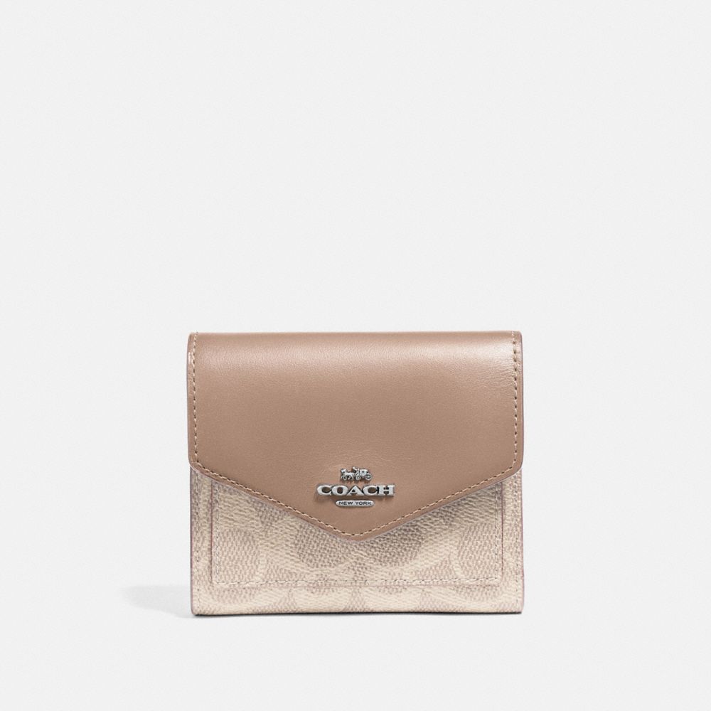 COACH®,PETIT PORTEFEUILLE EN TOILE COLORBLOCK SIGNATURE,pvc,Nickel Patiné Pâle/Sable/Taupe,Front View