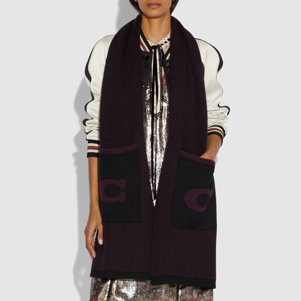 Chevron Knit Scarf With Pockets