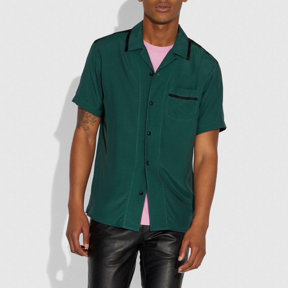 COACH®,SOLID SHORT SLEEVE SHIRT,Polyester,Hunter Green,Scale View