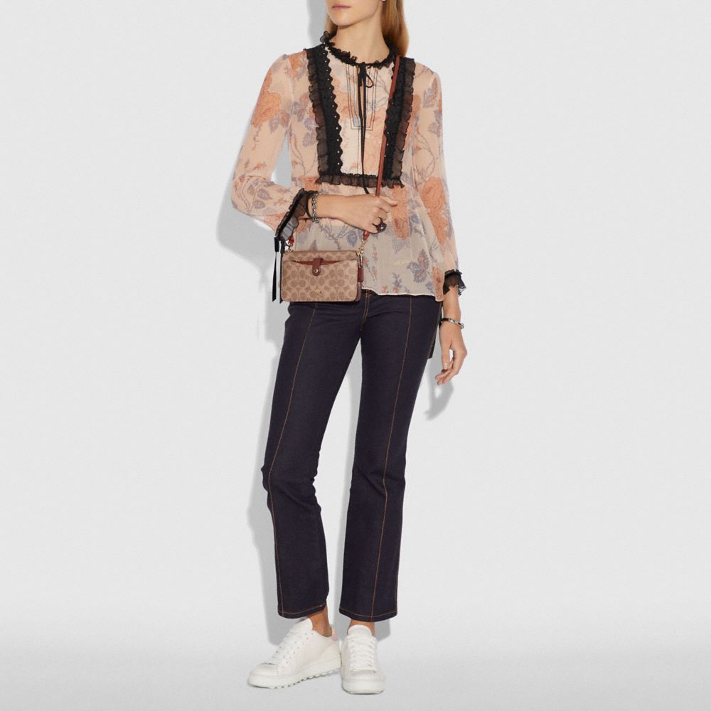 Noa Pop Up Messenger In Colorblock Signature Canvas