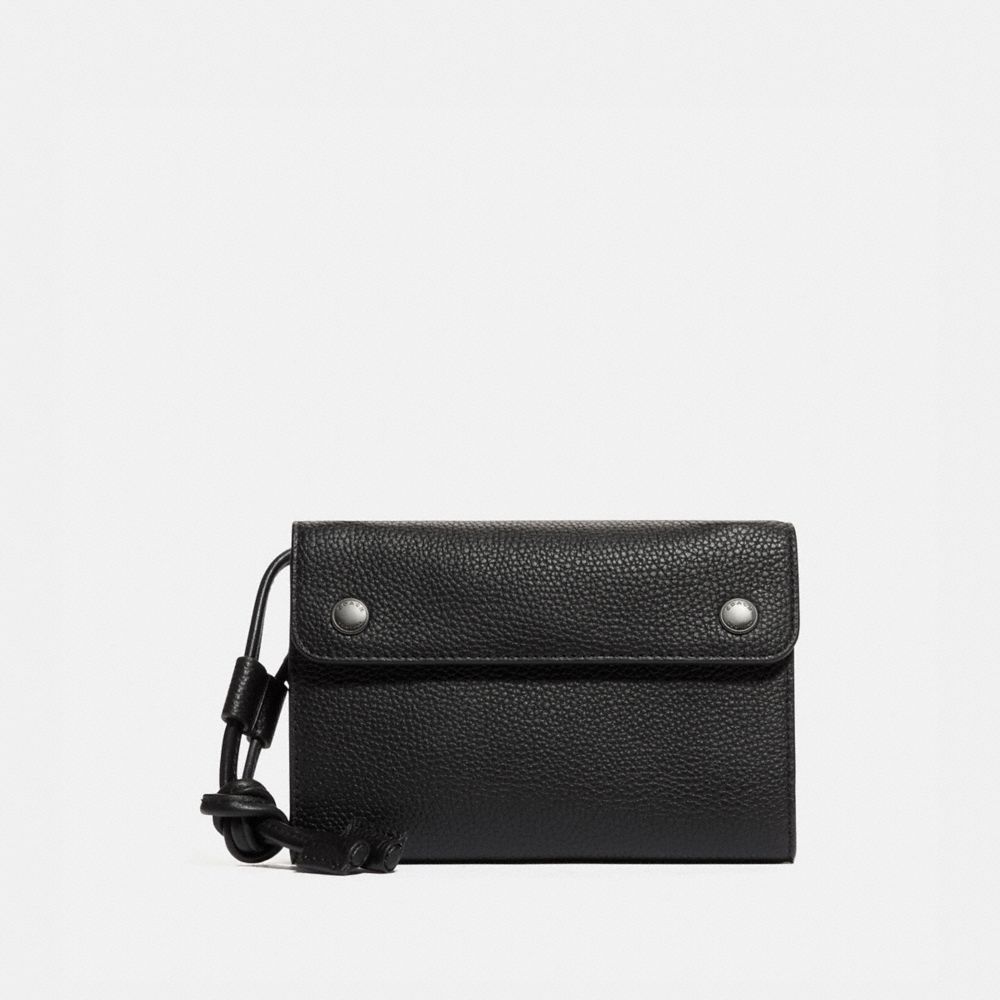 COACH®,PORTEFEUILLE DE VOYAGE À BANDOULIÈRE,Cuir Galet/Cuir Lisse,Noir,Front View