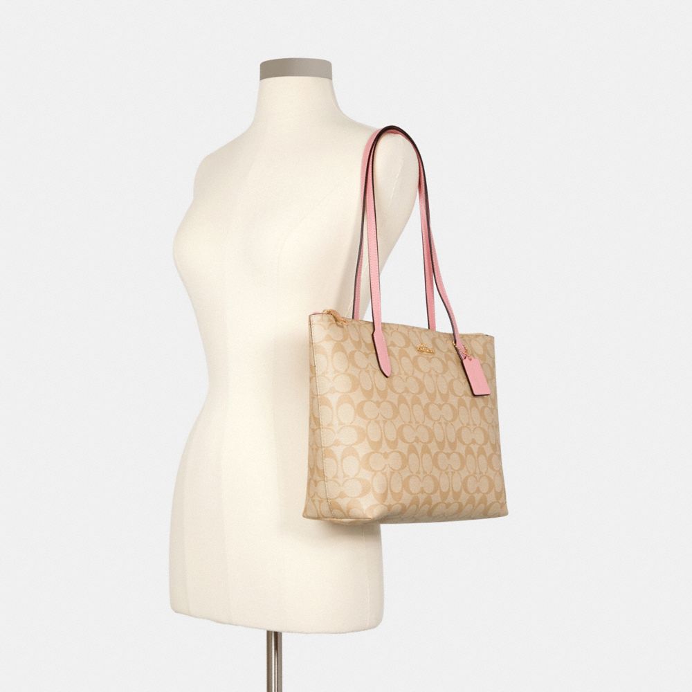 Coach Outlet deals: Save up to 70% on bestselling handbags, totes