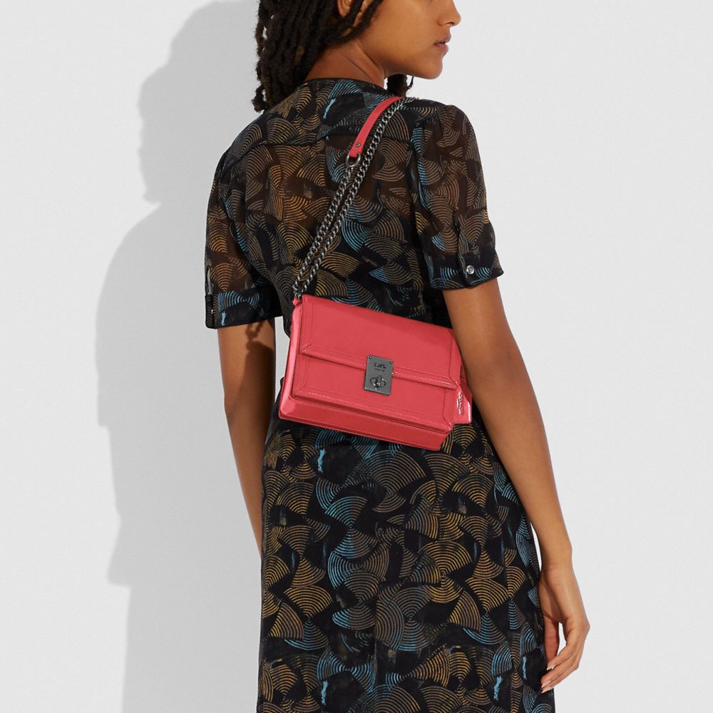 Hutton shoulder bag online coach