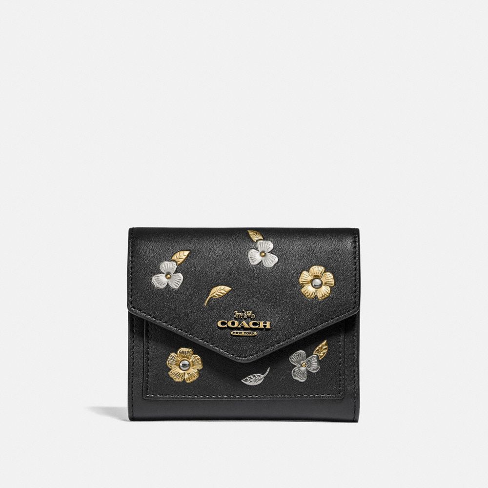 Coach wallet with on sale flowers