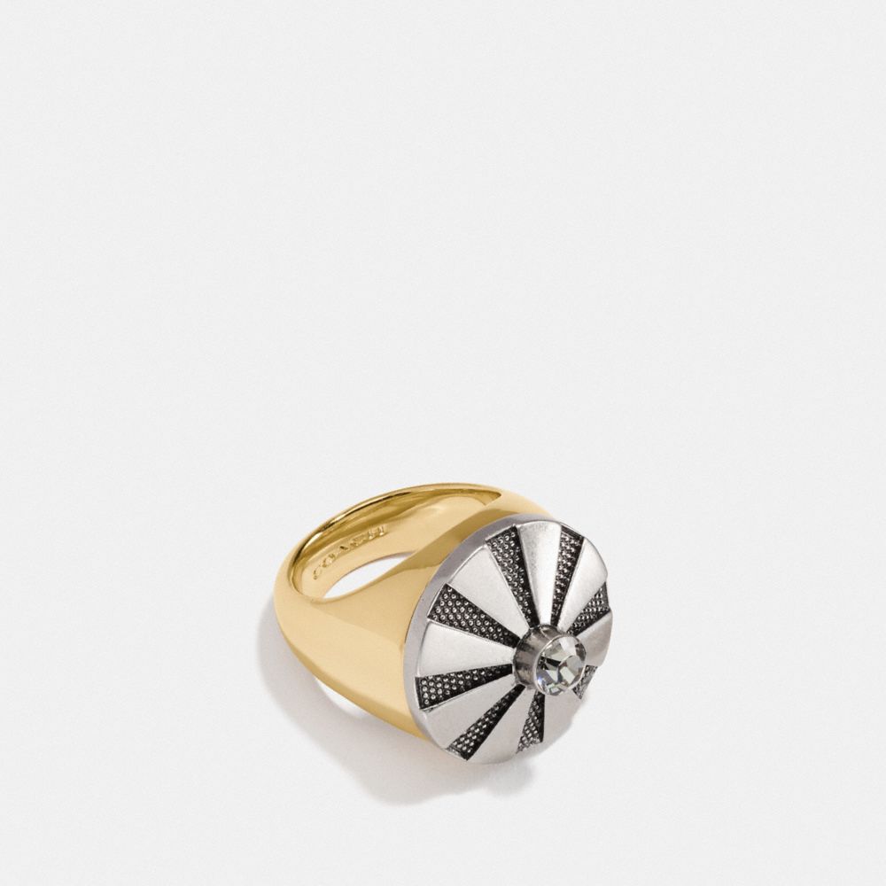 COACH®,LARGE BAGUE DE COCKTAIL AVEC RIVET MARGUERITE,Laiton plaqué,Or/Argenté,Front View