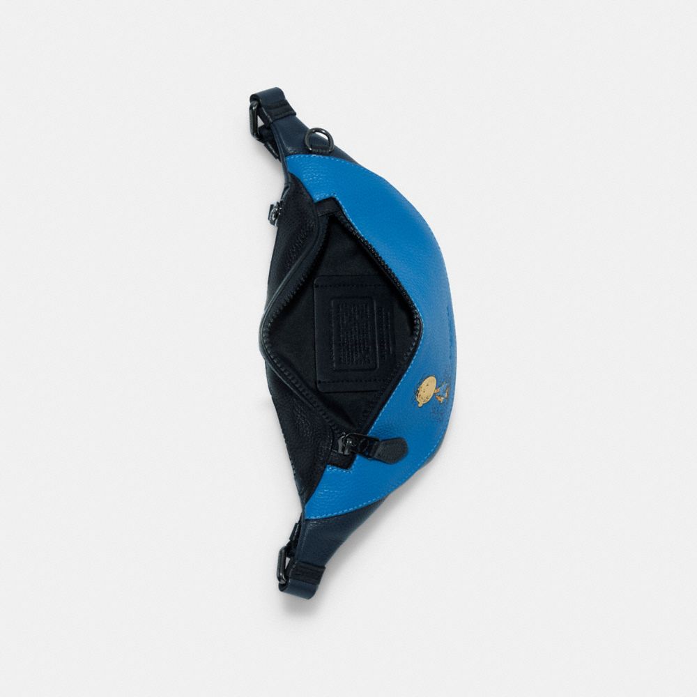 Coach X Peanuts Mini sac banane Warren avec stylo cochon