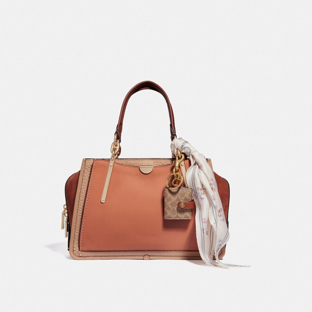 COACH®,BIJOU DE SAC AVEC CADRE PHOTO EN TOILE EXCLUSIVE,Cuir,Laiton/Kaki,Angle View