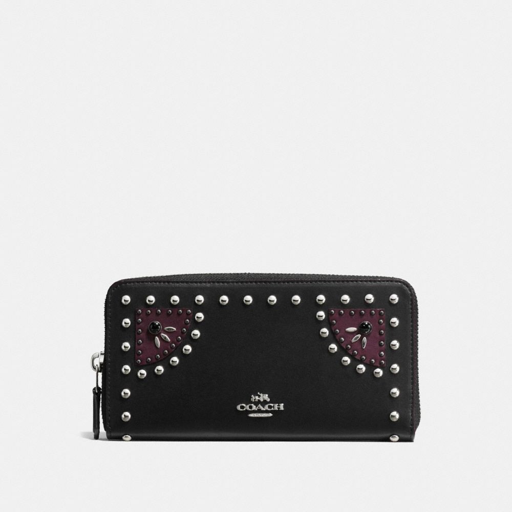 Accordion Zip Wallet In Glovetanned Leather With Western Rivets
