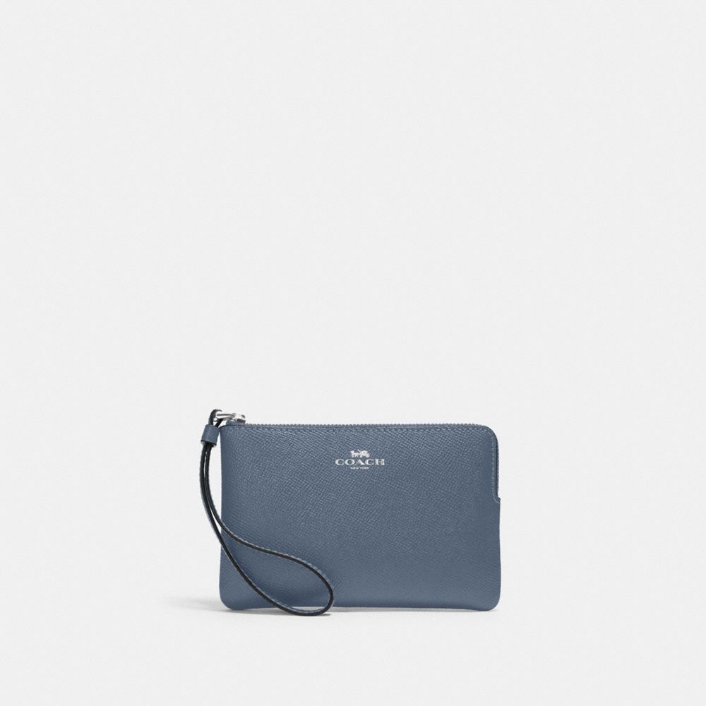 Coach outlet clearance on sale wallets