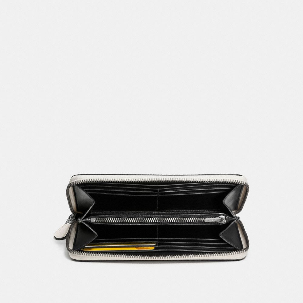 Shop Coach 2023-24FW Accordion Zip Wallet With Braid (CJ944) by なにわのオカン