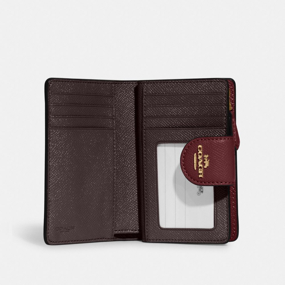COACH® GB | Medium Corner Zip Wallet