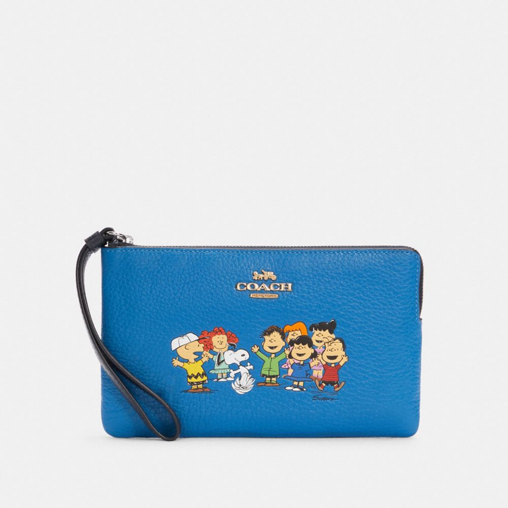 Coach snoopy hot sale wristlet