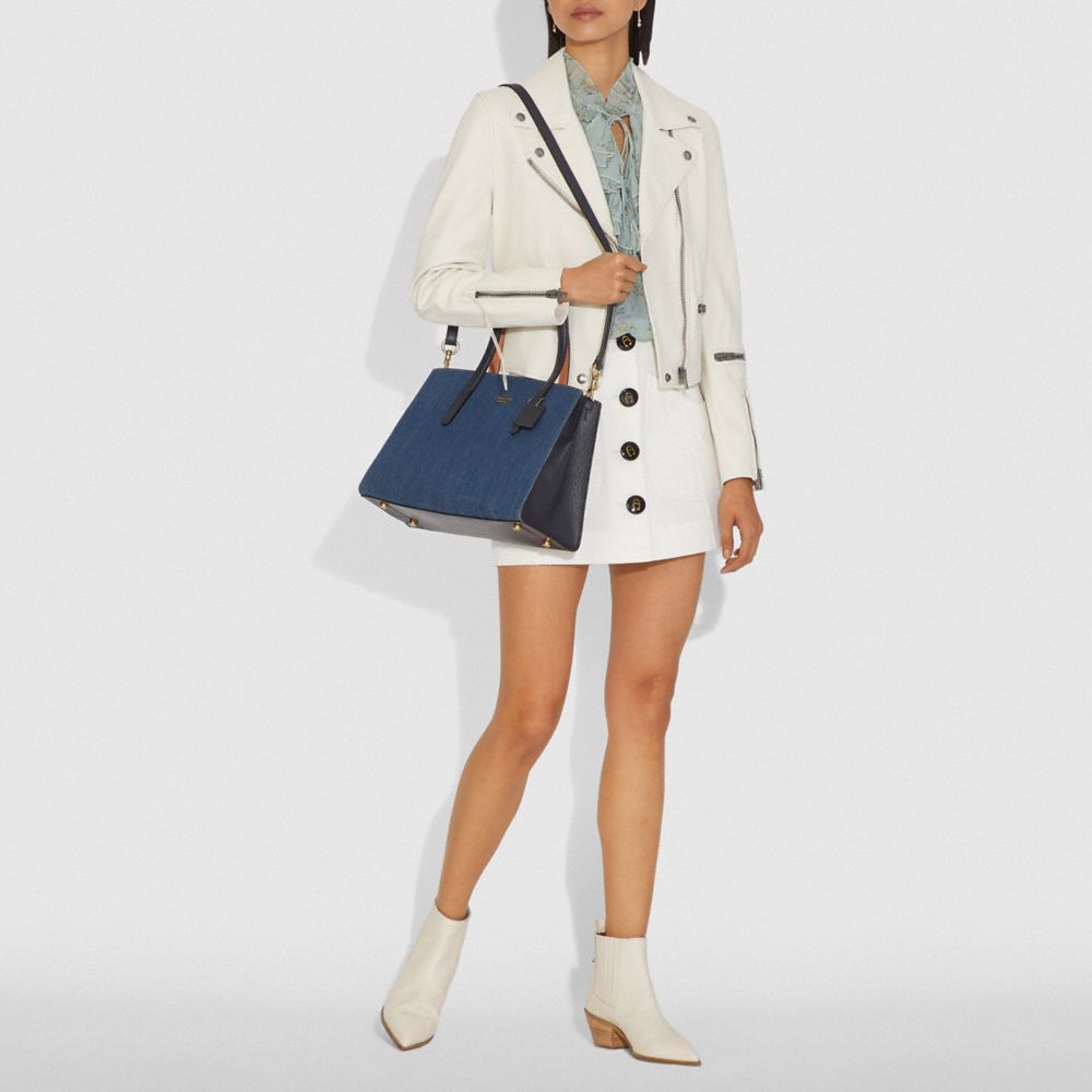 Charlie Carryall