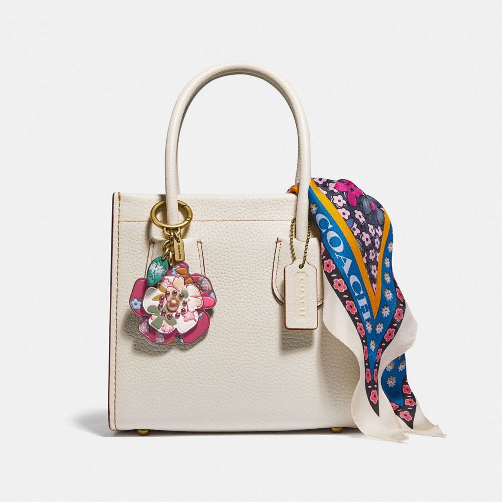 COACH®,Cashin Carry Tote 22,,Angle View