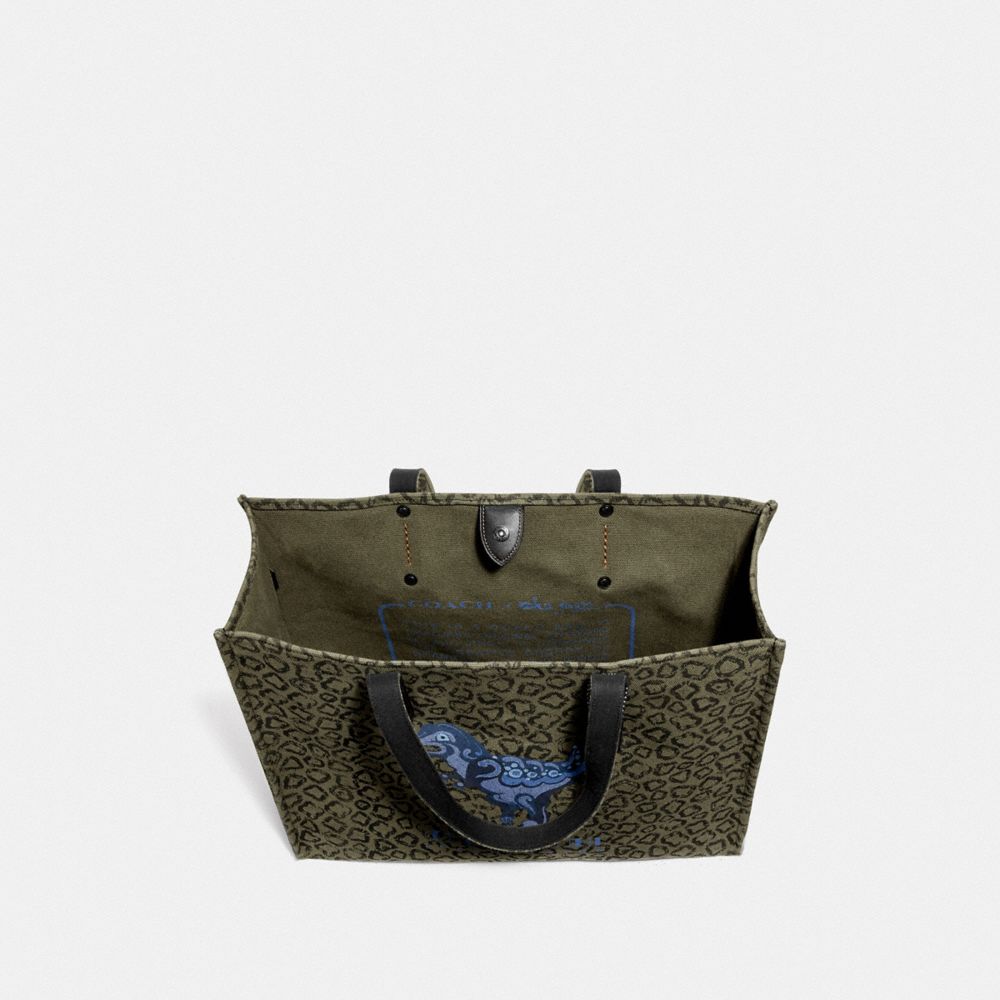 Tote 42 With Rexy By Zhu Jingyi