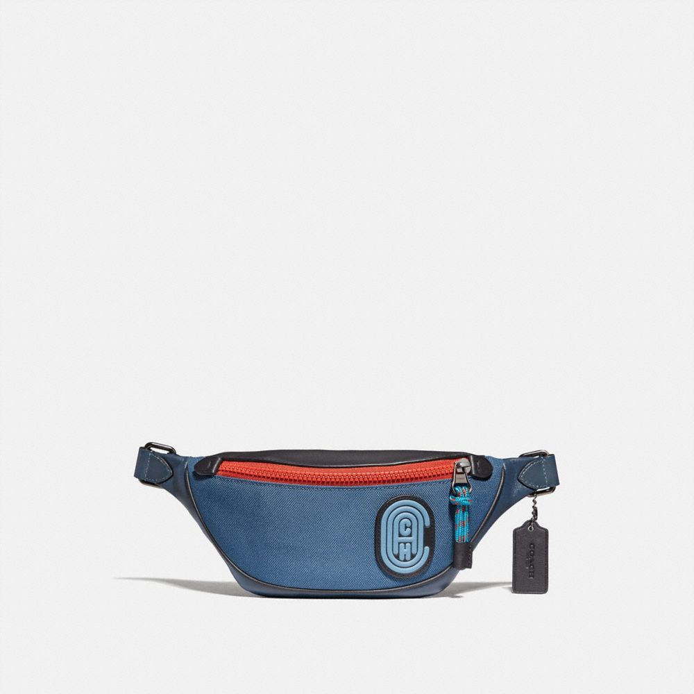 Sac ceinture Rivington 7 en contraste de couleur avec pièce écusson Coach