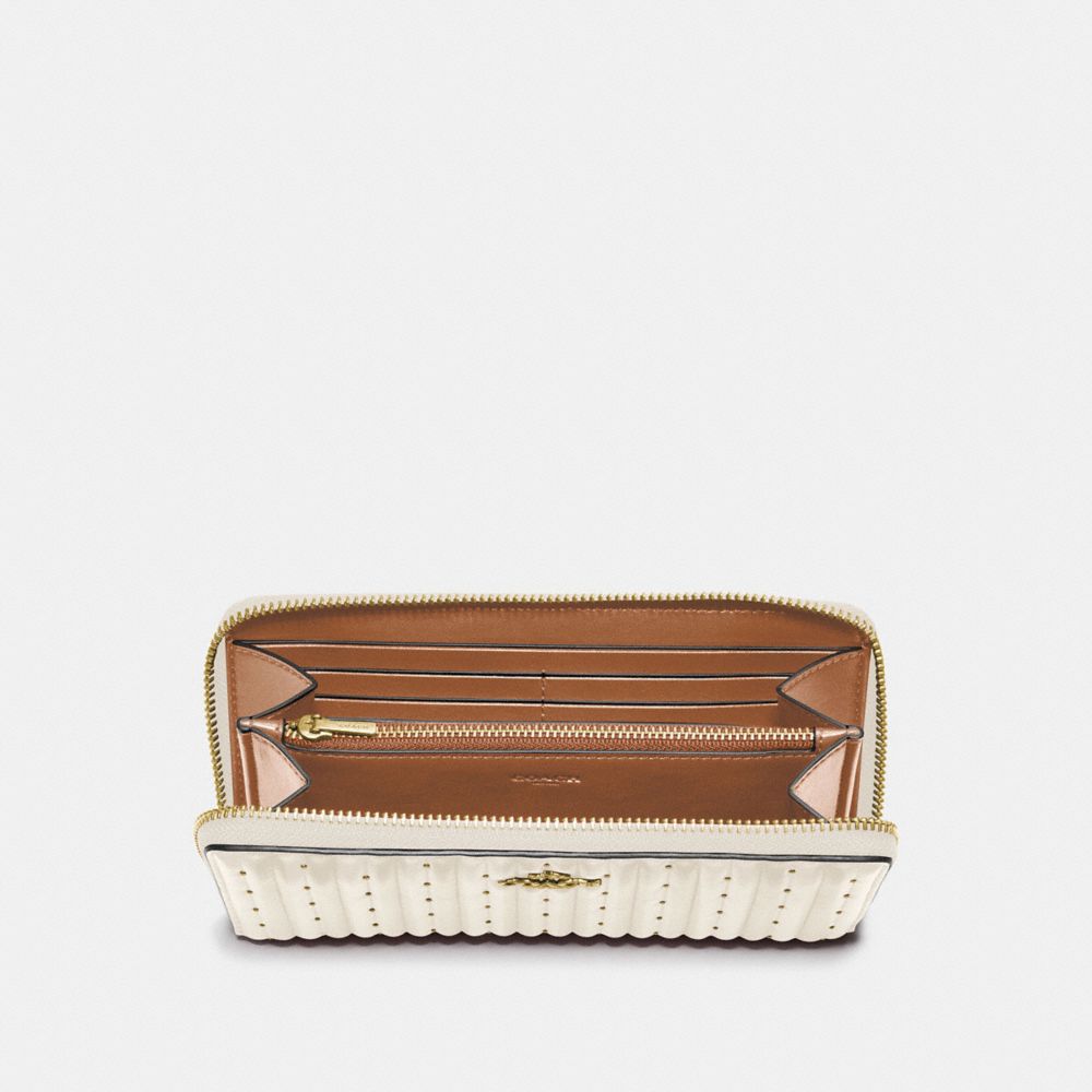 Accordion Zip Wallet With Quilting And Rivets