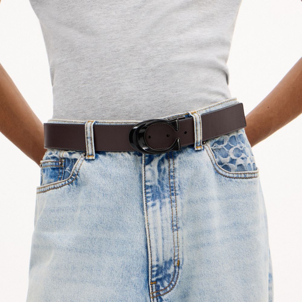 COACH®,Signature Buckle Cut-To-Size Reversible Belt, 38 Mm,Standard,Reversible,Black Metal,Casual,Black,Detail View