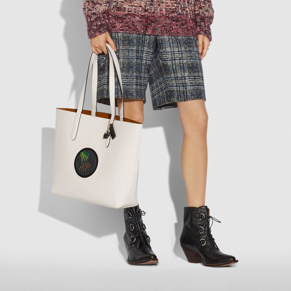 COACH®,Cuir galet,Or/Craie,Detail View