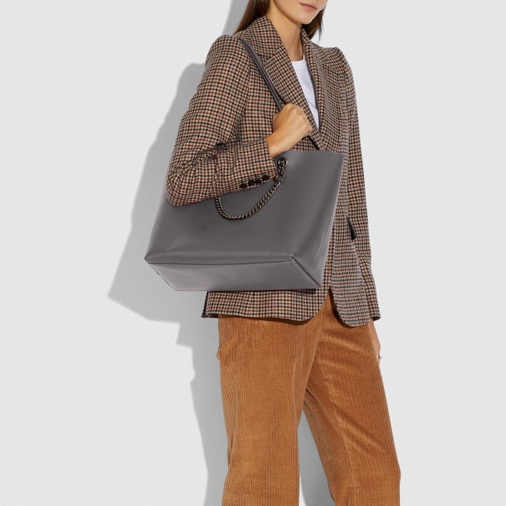 COACH®,CABAS CENTRAL CHAÎNE SIGNATURE,étain/Gris Chiné,Detail View