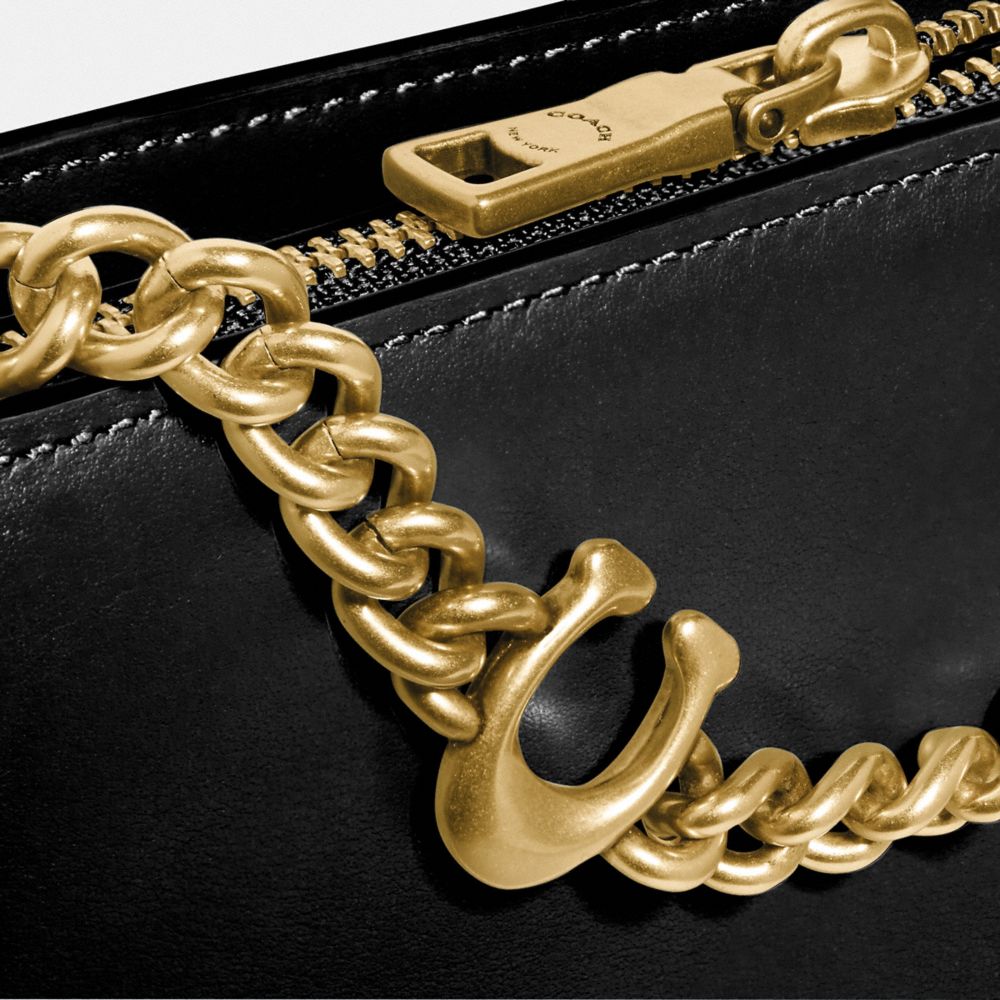 Signature chain crossbody coach hot sale