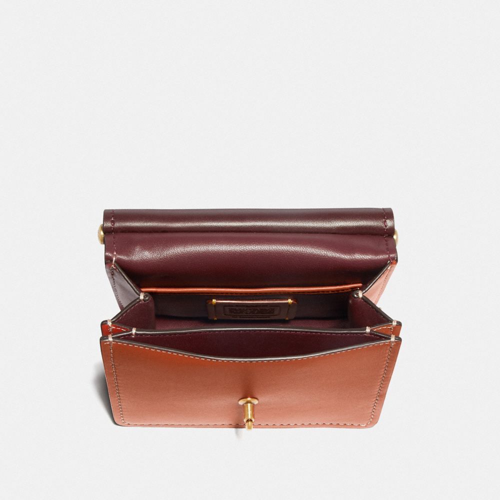 COACH®,POIGNÉE SUPÉRIEURE WILLIS 18,Cuir souple,Laiton/Vermillon,Inside View,Top View