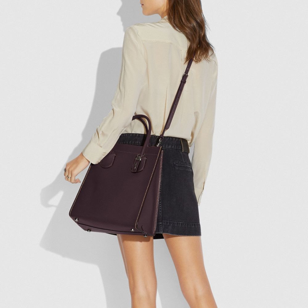 COACH®,Cashin Carry Tote,,Detail View