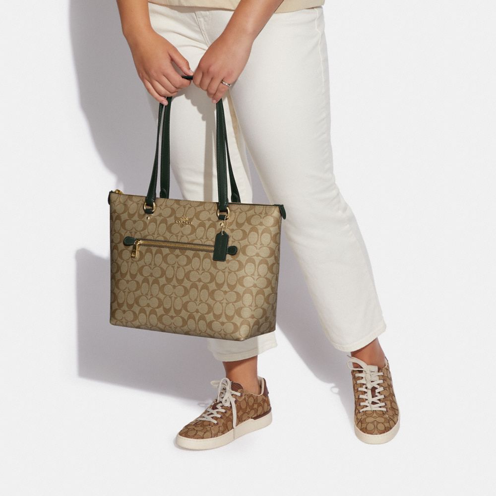 COACH OUTLET®  Gallery Tote In Signature Canvas