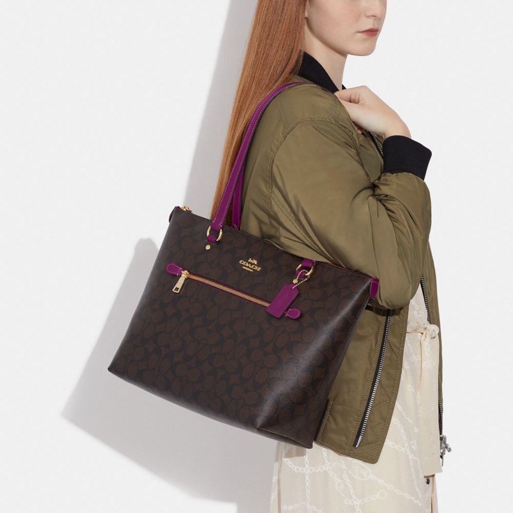 Coach Outlet Gallery Tote in Signature Canvas - Brown