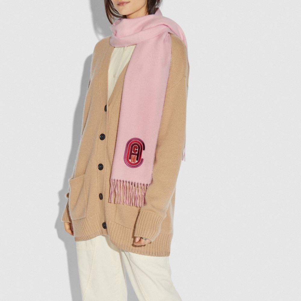 Rosa Claro,Vista en ángulo