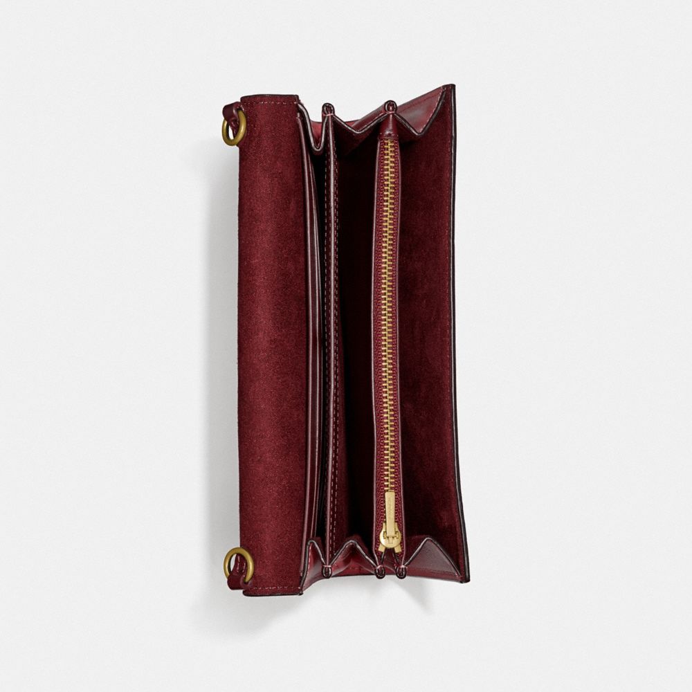 Tabby Chain Clutch In Colorblock