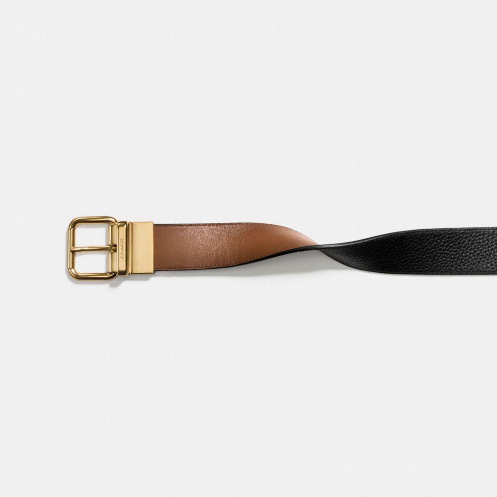 COACH®,HARNESS BUCKLE CUT-TO-SIZE REVERSIBLE BELT, 38MM,Dark Saddle/Black,Angle View