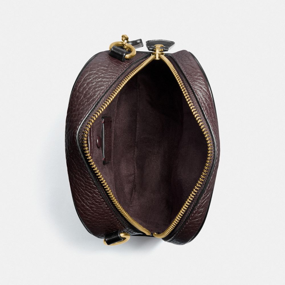 COACH®,SAC POUR APPAREIL PHOTO KAT EN COLORBLOCK,Cuir gaufré,Laiton/Safran Multi,Inside View,Top View