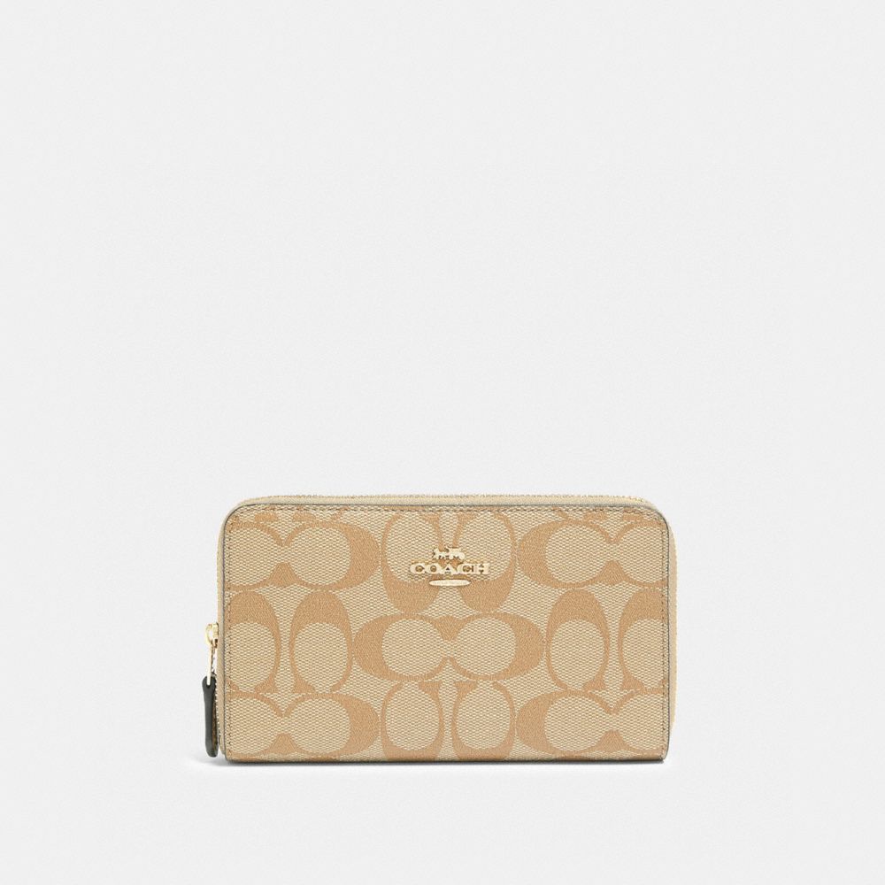 COACH®,MEDIUM ID ZIP WALLET IN SIGNATURE CANVAS,Signature Canvas,Mini,Gold/Light Khaki Chalk,Front View